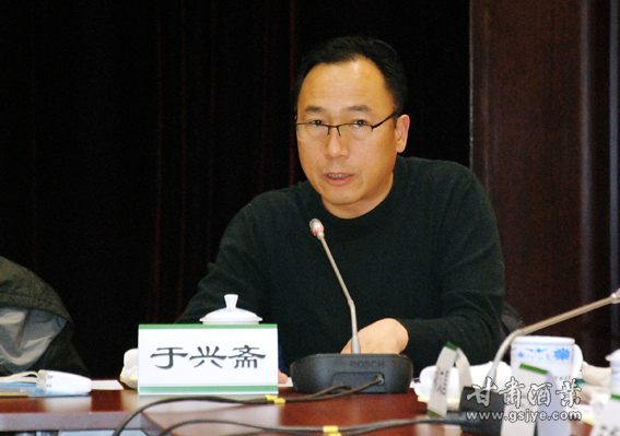 DSC_0036嘉峪关市酒类商品管理局局长于兴斋发言.JPG