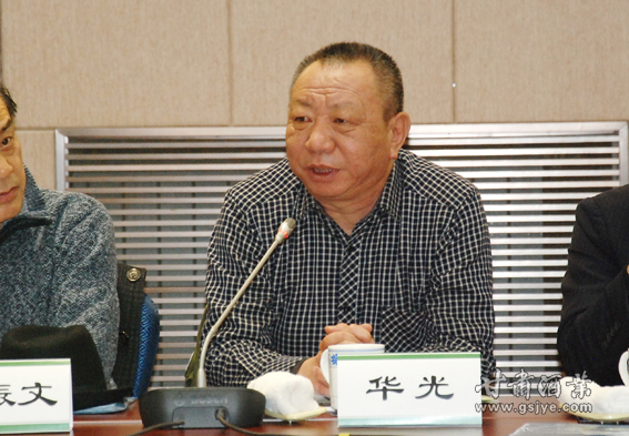 DSC_0046甘肃滨河集团副总经理华光发言.JPG