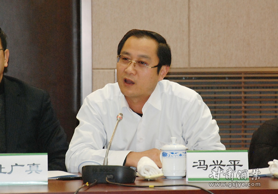 DSC_0053甘肃祁连葡萄酒业公司董事长冯兴平发言.JPG