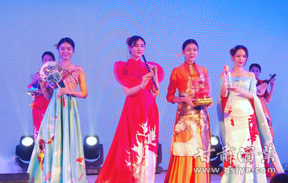 【15-走秀:醉香世界 四季国风.jpg 【15-走秀:醉香世界 四季国风.jpg