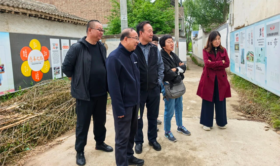 莫高股份公司党委书记、董事长牛济军一行前往义顺商号发源地崖张家参观交流